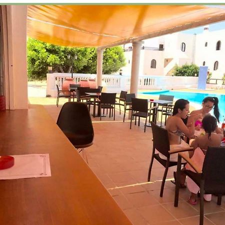 Chromotheraphy Cerca Del Mar Leilighet Costa Teguise Eksteriør bilde